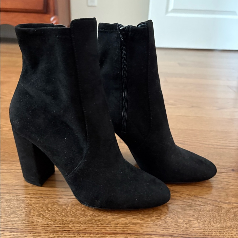Elegant Black Ankle Boots (Aldo)